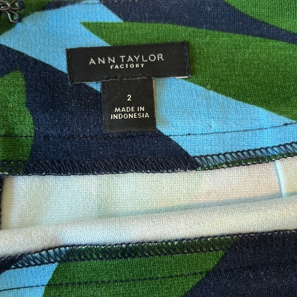 Pencil skirt - Picture 2 of 3